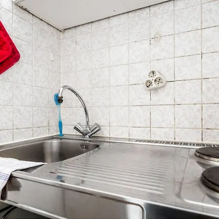 Budget Friendly Apartment *