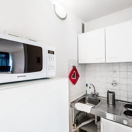 Apartment Budget Friendly Köln