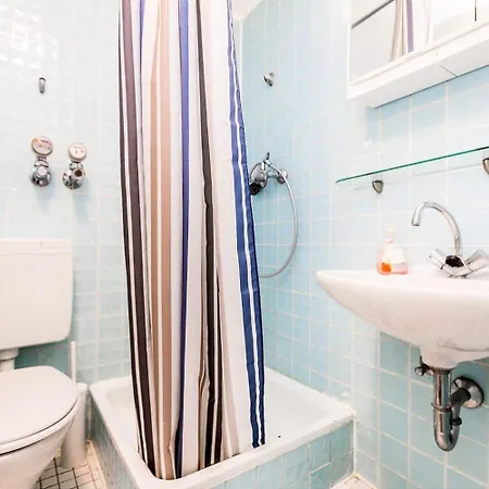 Apartment Budget Friendly Köln